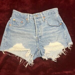 Levi’s 501 Distressed Shorts Size 24